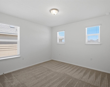 4605 Colmar Dr - Photo Thumbnail 20