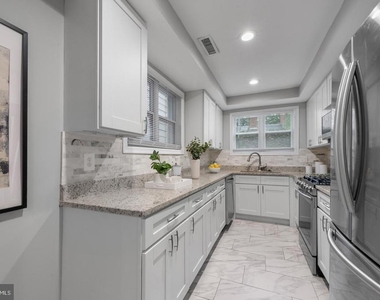 607 S Durham Street - Photo Thumbnail 5