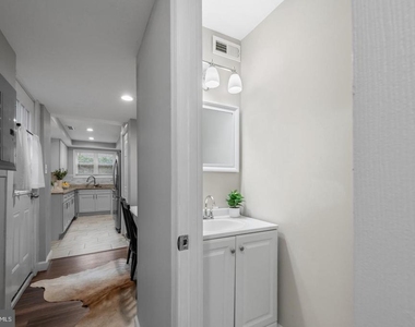 607 S Durham Street - Photo Thumbnail 9
