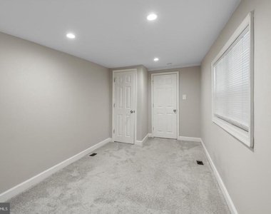 607 S Durham Street - Photo Thumbnail 14