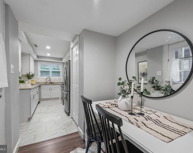 607 S Durham Street - Photo Thumbnail 4