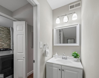 607 S Durham Street - Photo Thumbnail 15