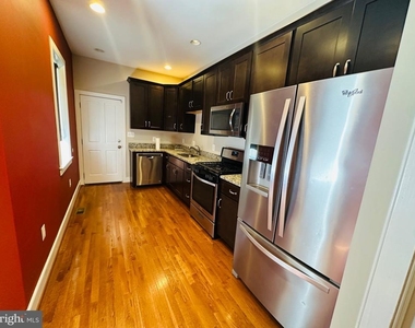 429 E Lanvale Street E - Photo Thumbnail 3