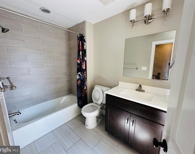 429 E Lanvale Street E - Photo Thumbnail 9