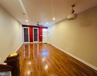 429 E Lanvale Street E - Photo Thumbnail 2