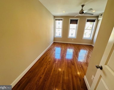 429 E Lanvale Street E - Photo Thumbnail 11