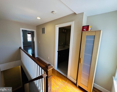 429 E Lanvale Street E - Photo Thumbnail 14