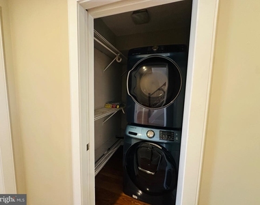 429 E Lanvale Street E - Photo Thumbnail 10