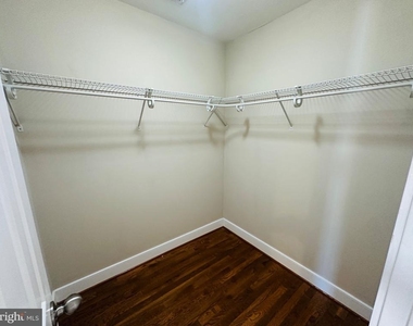 429 E Lanvale Street E - Photo Thumbnail 19