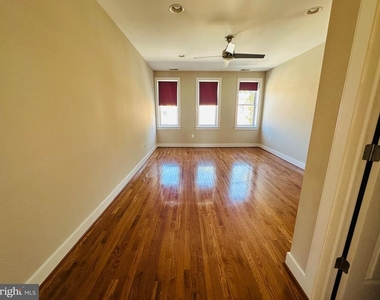 429 E Lanvale Street E - Photo Thumbnail 17