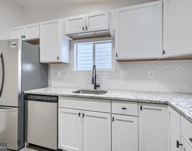 3435 Hickory Avenue - Photo Thumbnail 10