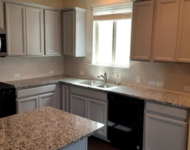 504 Coffee Berry Dr - Photo Thumbnail 2