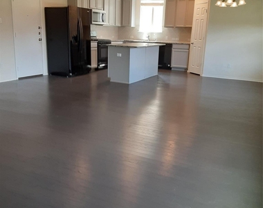 504 Coffee Berry Dr - Photo Thumbnail 8