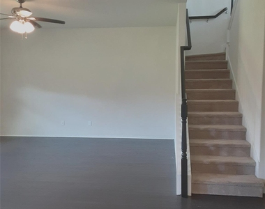 504 Coffee Berry Dr - Photo Thumbnail 16