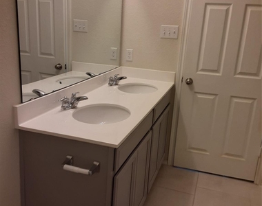 504 Coffee Berry Dr - Photo Thumbnail 26