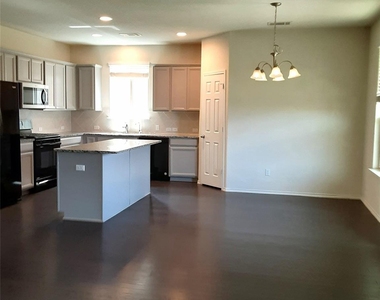 504 Coffee Berry Dr - Photo Thumbnail 7