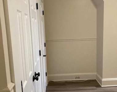 3027 Shannon Drive - Photo Thumbnail 24
