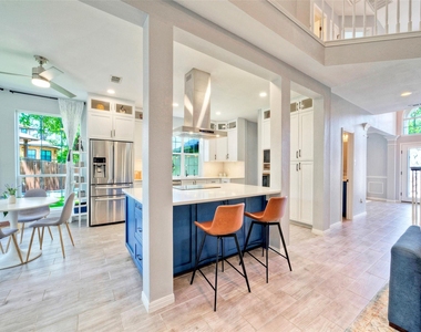 3002 Barton Point Cir - Photo Thumbnail 10