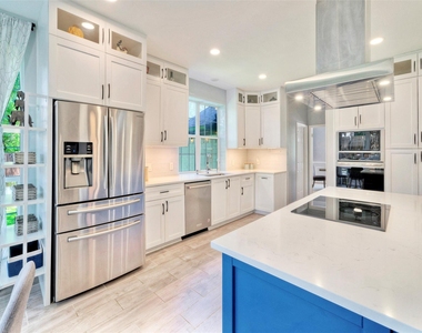 3002 Barton Point Cir - Photo Thumbnail 12