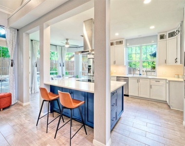 3002 Barton Point Cir - Photo Thumbnail 16