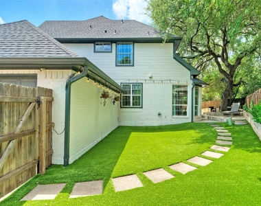 3002 Barton Point Cir - Photo Thumbnail 31