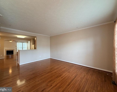 2805 Settlers View Drive - Photo Thumbnail 2
