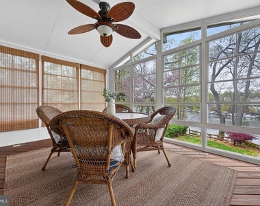928 Waterview Drive - Photo Thumbnail 8