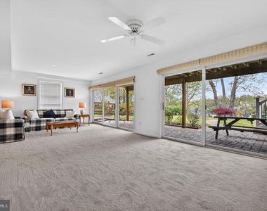 928 Waterview Drive - Photo Thumbnail 25