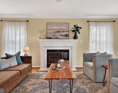 928 Waterview Drive - Photo Thumbnail 7