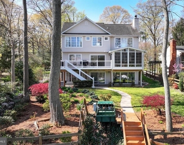 928 Waterview Drive - Photo Thumbnail 2
