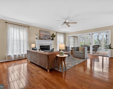 928 Waterview Drive - Photo Thumbnail 5