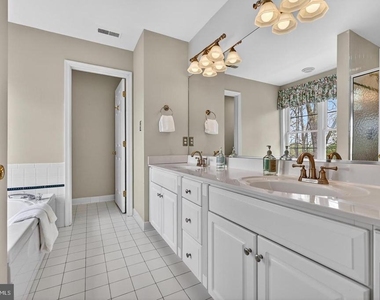 928 Waterview Drive - Photo Thumbnail 19