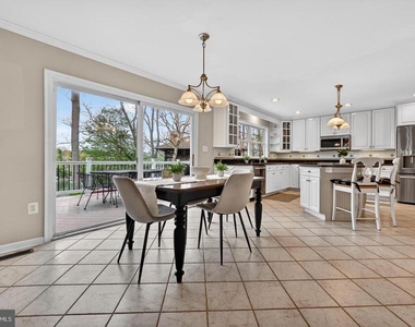 928 Waterview Drive - Photo Thumbnail 10