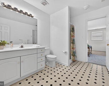 928 Waterview Drive - Photo Thumbnail 27