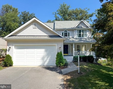 928 Waterview Drive - Photo Thumbnail 34
