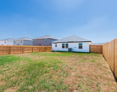 2115 Windflower Ln - Photo Thumbnail 16