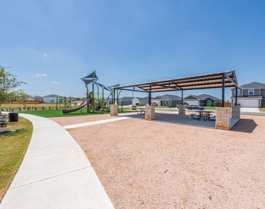 2115 Windflower Ln - Photo Thumbnail 10