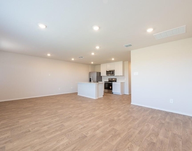 2115 Windflower Ln - Photo Thumbnail 4