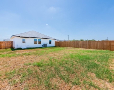 2115 Windflower Ln - Photo Thumbnail 14