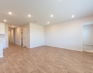 2115 Windflower Ln - Photo Thumbnail 5