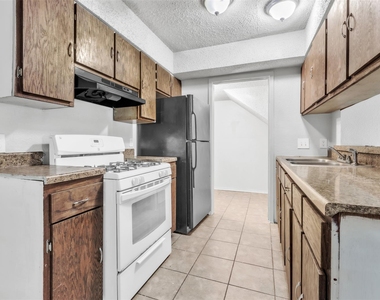 5805 Cougar Dr - Photo Thumbnail 2