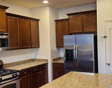 7538 Stonehouse Run Drive - Photo Thumbnail 7