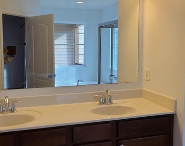 7538 Stonehouse Run Drive - Photo Thumbnail 28
