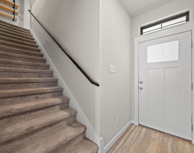 441 Fieldwood Dr - Photo Thumbnail 11
