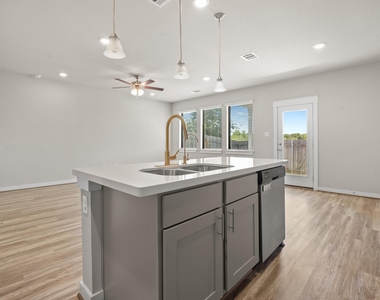441 Fieldwood Dr - Photo Thumbnail 7
