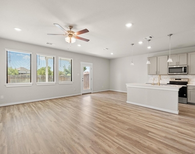441 Fieldwood Dr - Photo Thumbnail 3