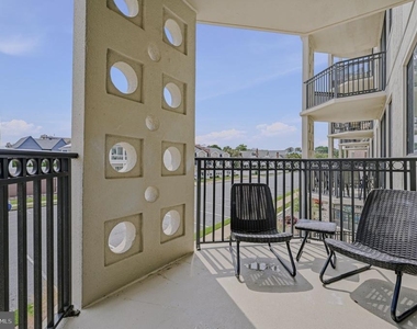 1 Virginia Avenue - Photo Thumbnail 14