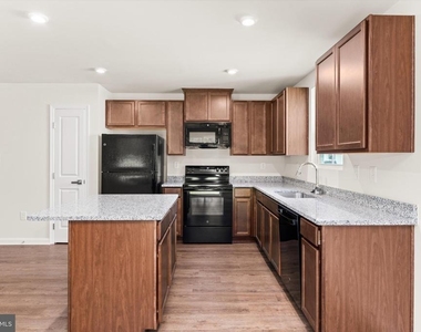 38551 Winterberry Drive - Photo Thumbnail 4