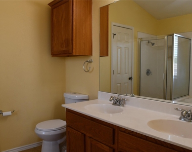 13516 Richard Nixon St - Photo Thumbnail 9