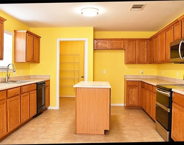 13516 Richard Nixon St - Photo Thumbnail 10